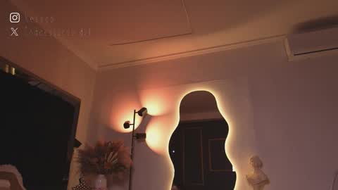 zoevidal_ online show from 8, 3, 2026