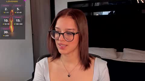 Snapshot of zoewestt chatting on 10, 10, 2025 Zoe online show from 10, 10, 2025