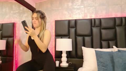 Snapshot of zoewilliis chatting on 28, 9, 2025 ZoeWilliis online show from 28, 9, 2025