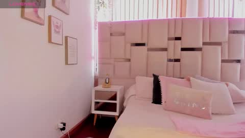 zoey thommpson online show from 30, 11, 2025