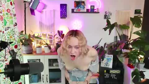 Snapshot of zoeyryan chatting on 21, 11, 2025 Zoey Ryan online show from 21, 11, 2025