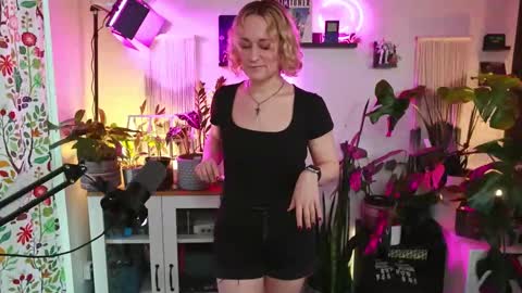 Snapshot of zoeyryan chatting on 15, 12, 2025 Zoey Ryan online show from 15, 12, 2025