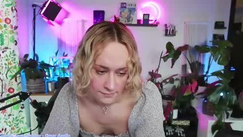 Snapshot of zoeyryan chatting on 16, 12, 2025 Zoey Ryan online show from 16, 12, 2025