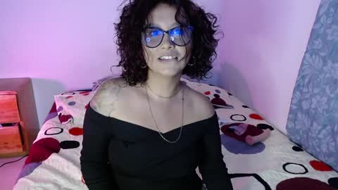 Zoe   NEW EXCLUSIVE CONTENT EVERY FRIDAY  online show from 9, 1, 2025