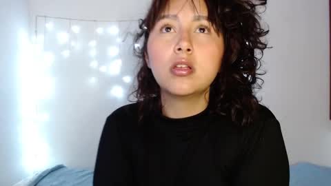 Zoe   NEW EXCLUSIVE CONTENT EVERY FRIDAY  online show from 5, 3, 2025