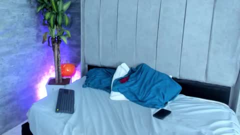 Zoe And Frienda online show from 6, 11, 2025