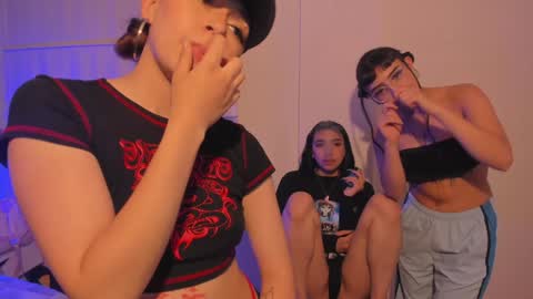 Snapshot of zowi_hottiee chatting on 11, 12, 2024 cintya kors online show from 11, 12, 2024