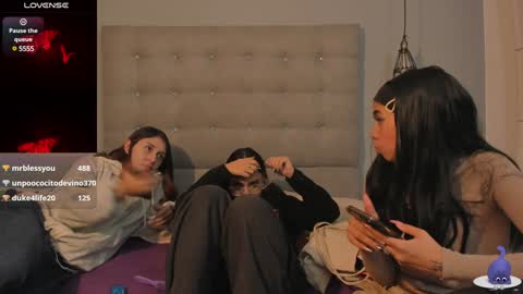 Snapshot of zowi_hottiee chatting on 20, 12, 2024 cintya kors online show from 20, 12, 2024