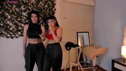 Snapshot of zowi_hottiee chatting on 21, 1, 2025 cintya kors online show from 21, 1, 2025