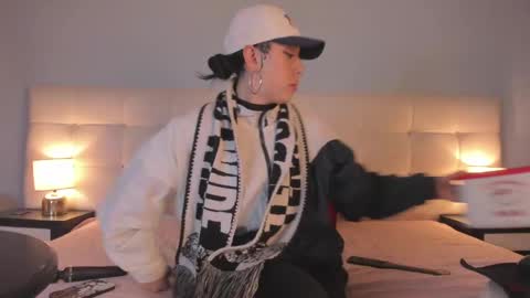 Snapshot of zowi_hottiee chatting on 5, 2, 2025 cintya kors online show from 5, 2, 2025