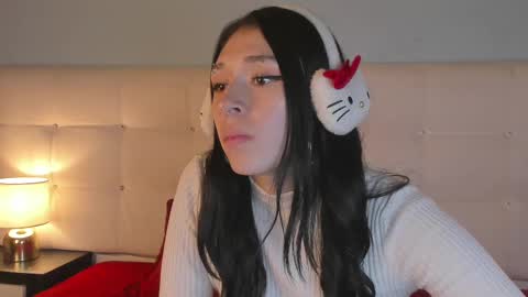 Snapshot of zowi_hottiee chatting on 5, 3, 2025 cintya kors online show from 5, 3, 2025