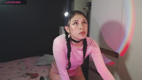 Snapshot of zowi_hottiee chatting on 15, 10, 2025 cintya kors online show from 15, 10, 2025