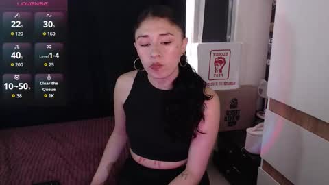 Snapshot of zowi_hottiee chatting on 24, 11, 2025 cintya kors online show from 24, 11, 2025