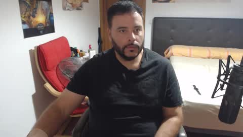 Snapshot of zuheyla26 chatting on 15, 9, 2025 Zuheyla online show from 15, 9, 2025