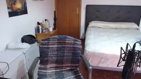 Snapshot of zuheyla26 chatting on 27, 10, 2025 Zuheyla online show from 27, 10, 2025