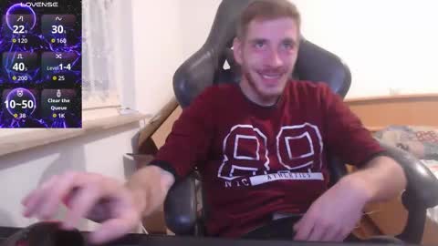 Snapshot of zuzmosfokafasz chatting on 14, 11, 2025 Zuzmoe online show from 14, 11, 2025