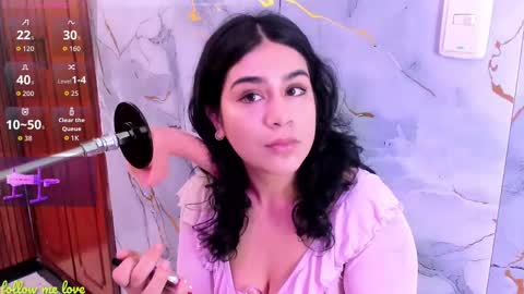 Snapshot of zyle_boobs_ chatting on 9, 9, 2025 ZYLE online show from 9, 9, 2025