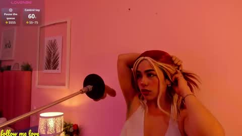 Snapshot of zyle_boobs_ chatting on 4, 10, 2025 ZYLE online show from 4, 10, 2025