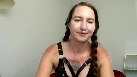 Zyra Cloud online show from 6, 10, 2025