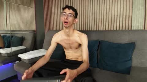 Snapshot of zyronight chatting on 12, 11, 2025 Zyro Nigth online show from 12, 11, 2025