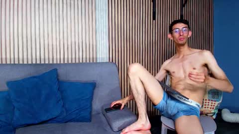 Snapshot of zyronight chatting on 30, 11, 2025 Zyro Nigth online show from 30, 11, 2025