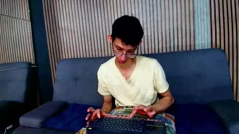 Snapshot of zyronight chatting on 4, 12, 2025 Zyro Nigth online show from 4, 12, 2025