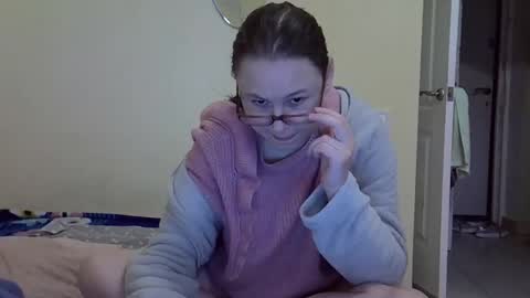 Snapshot of zyuhre chatting on 19, 11, 2025 Zyuhre online show from 19, 11, 2025