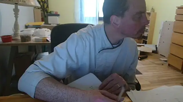 Snapshot of cloupefun chatting on 12, 3, 2025 cloupefun online show from 12, 3, 2025