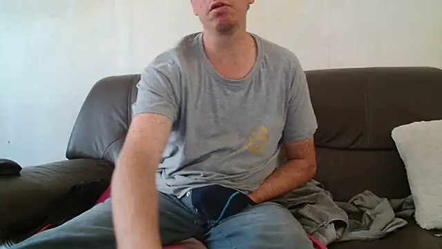 Snapshot of cloupefun chatting on 19, 9, 2025 cloupefun online show from 19, 9, 2025