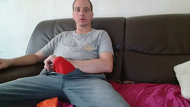 Snapshot of cloupefun chatting on 23, 9, 2025 cloupefun online show from 23, 9, 2025