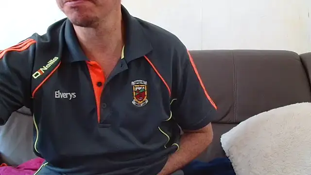 Snapshot of cloupefun chatting on 10, 10, 2025 cloupefun online show from 10, 10, 2025