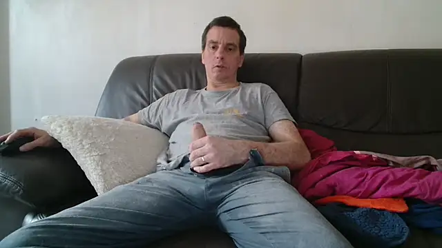 Snapshot of cloupefun chatting on 13, 11, 2025 cloupefun online show from 13, 11, 2025