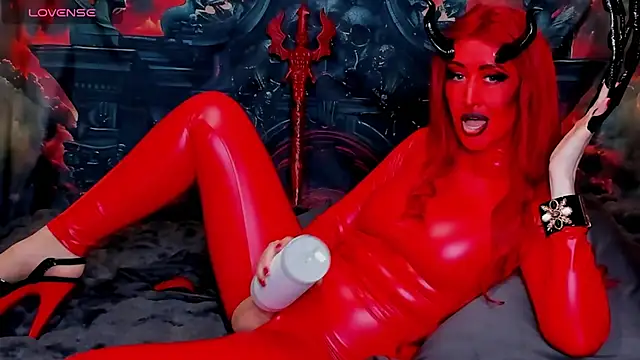 Snapshot of EvaDominatrix chatting on 12, 10, 2025 EvaDominatrix online show from 12, 10, 2025