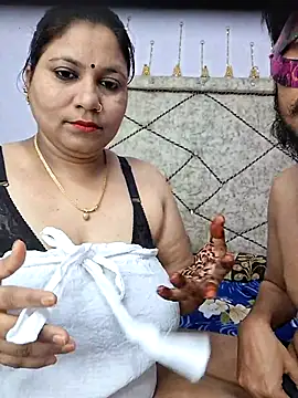 Snapshot of MOM-SUN-COUPLE chatting on 11, 2, 2025 MOM-SUN-COUPLE online show from 11, 2, 2025