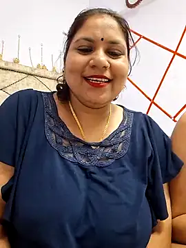 Snapshot of MOM-SUN-COUPLE chatting on 24, 2, 2025 MOM-SUN-COUPLE online show from 24, 2, 2025