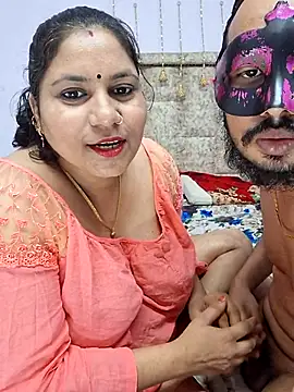 Snapshot of MOM-SUN-COUPLE chatting on 13, 3, 2025 MOM-SUN-COUPLE online show from 13, 3, 2025