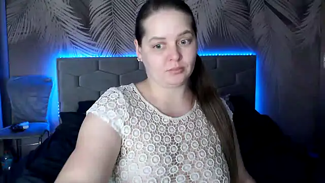 uliastar online show from 4, 1, 2025