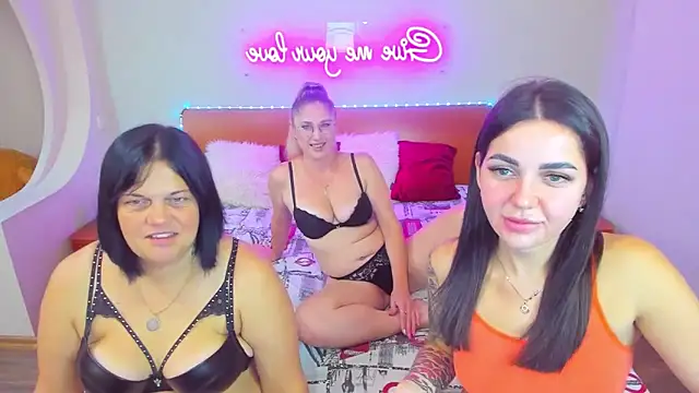 CrazyMilanka online show from 9, 9, 2025