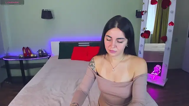 CrazyMilanka online show from 5, 10, 2025