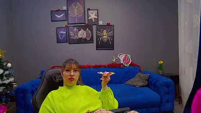 Katewalker  online show from 21, 12, 2024