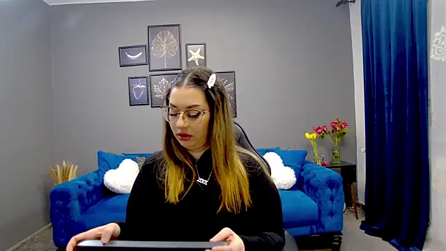 Katewalker  online show from 13, 3, 2025