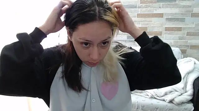 MommyMiaWs online show from 10, 10, 2025