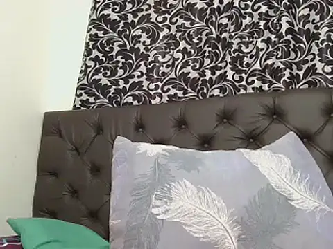 sluttylaura21 online show from 16, 2, 2025
