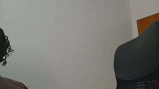 sluttylaura21 online show from 13, 1, 2026