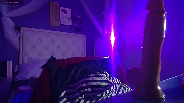 samanthaanderson  online show from 13, 12, 2024