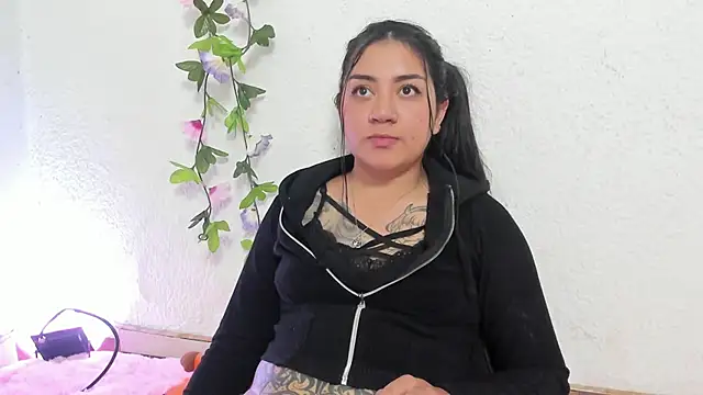 Hanna moore1 online show from 12, 12, 2024