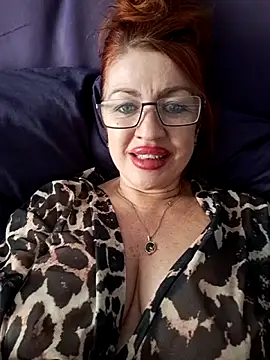 Snapshot of KiraXTender chatting on 15, 11, 2025 KiraXTender online show from 15, 11, 2025