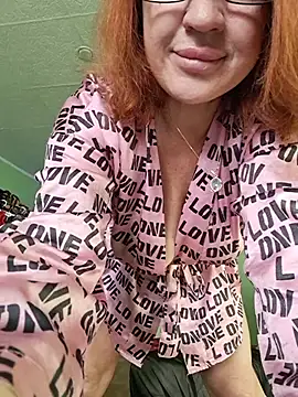 Snapshot of KiraXTender chatting on 22, 11, 2025 KiraXTender online show from 22, 11, 2025