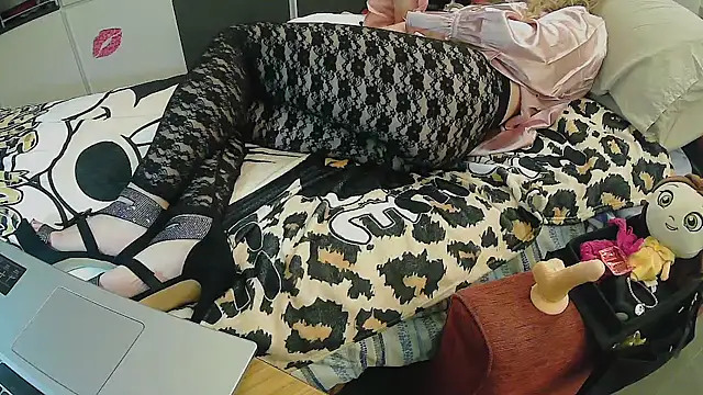 Snapshot of CristinaTrav chatting on 20, 10, 2025 CristinaTrav online show from 20, 10, 2025