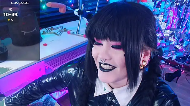 wickedxqueen online show from 4, 2, 2025